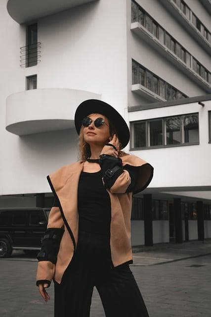 Najgorętsze trendy wiosna-lato 2026 - co musi znaleźć się w Twojej garderobie w tym sezonie?